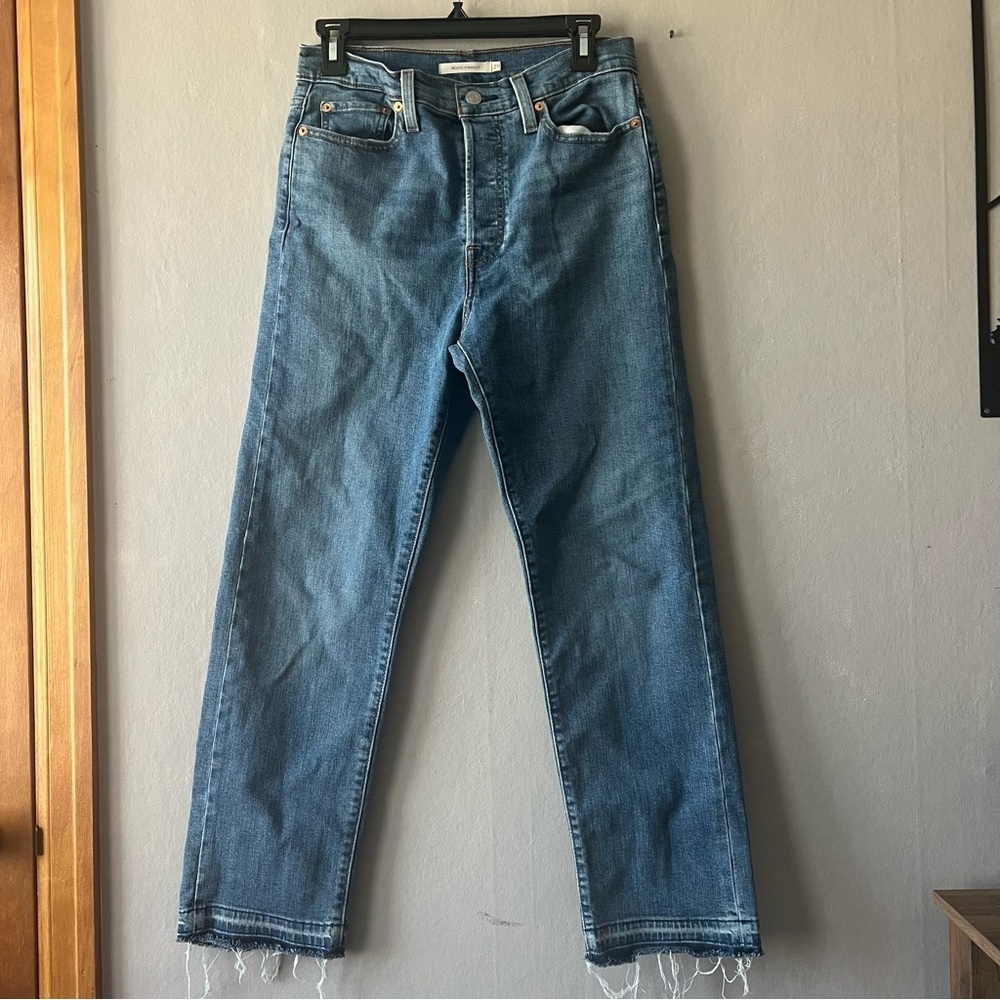 Levi’s Medium Wash Wedgie Straight Button Fly Jeans Size 29